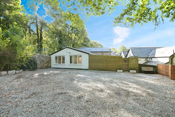 2 Bedroom Semi-Detached Bungalow For Sale In Manchester Road, Buxton, SK17