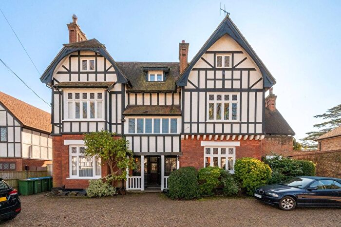 1 Bedroom Flat To Rent In Beauchamp Road, East Molesey, KT8