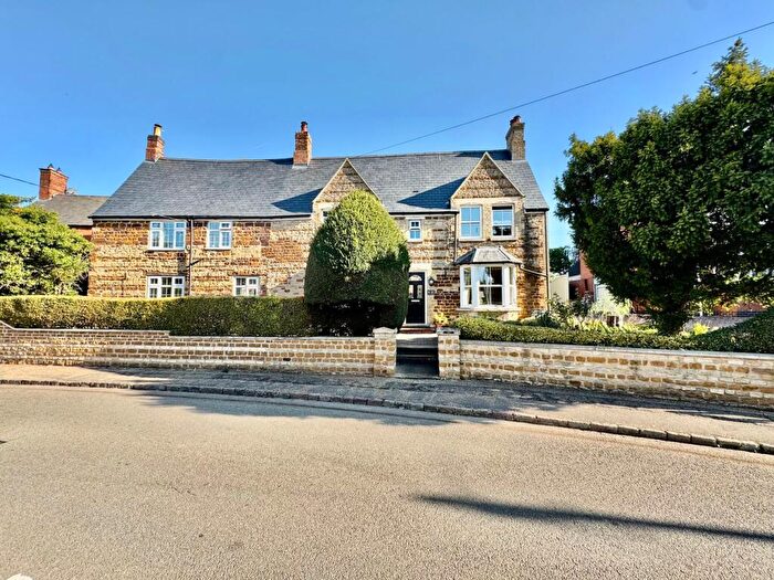 4 Bedroom Detached House For Sale In High Street, Ringstead, Kettering, NN14