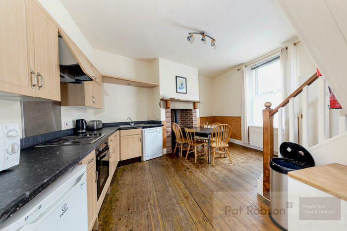 5 Bedroom Property To Rent In Clayton Park Square, Jesmond, Newcastle Upon Tyne, NE2