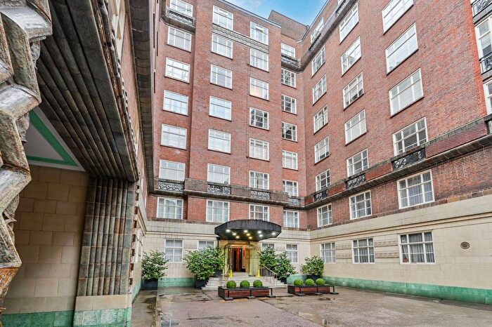 2 Bedroom Flat To Rent In Hertford Street, Mayfair, London, W1J