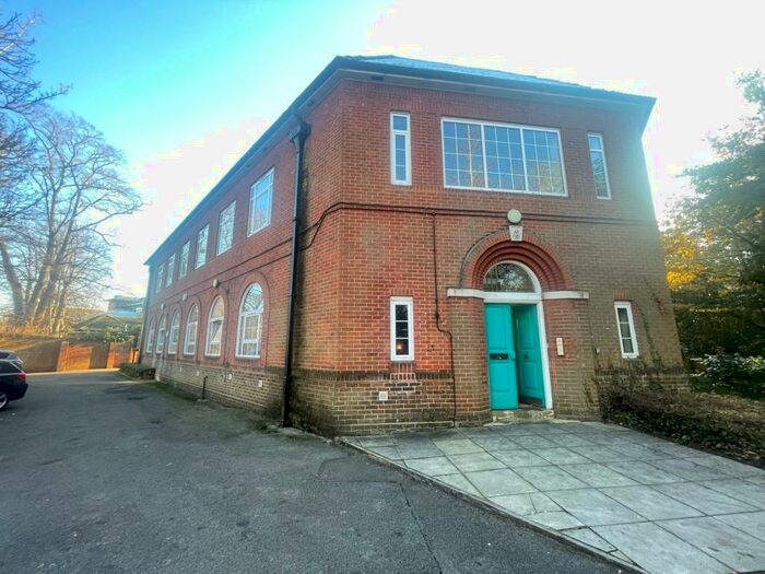 2 Bedroom Apartment To Rent In Charlecote House, Millbrook Road East, Southampton, SO15