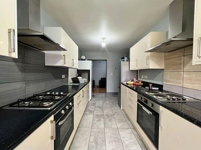 4 Bedroom Semi-Detached House To Rent In Kenmore Road, Harrow, HA3