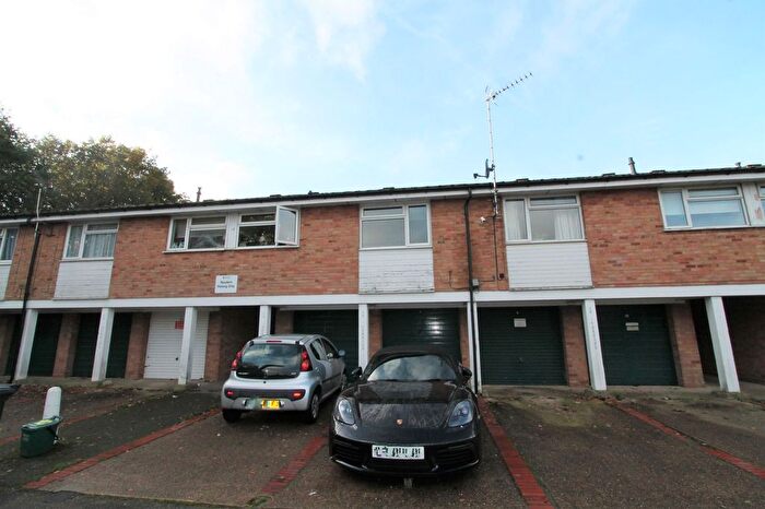 1 Bedroom Flat To Rent In Comet Road, Hatfield, AL10