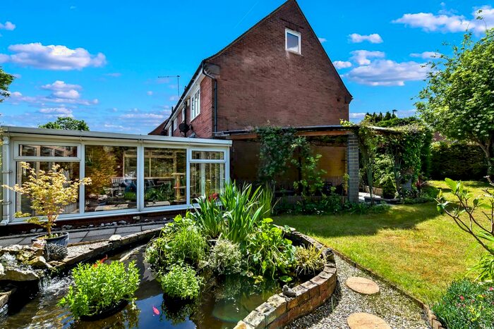 3 Bedroom Semi-Detached House For Sale In Vicarage Close, Halling, Kent., ME2