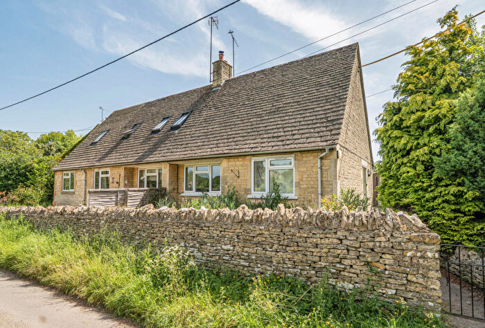 1 Bedroom Bungalow For Sale In Walkers Close, Asthall, Burford, Oxfordshire, OX18