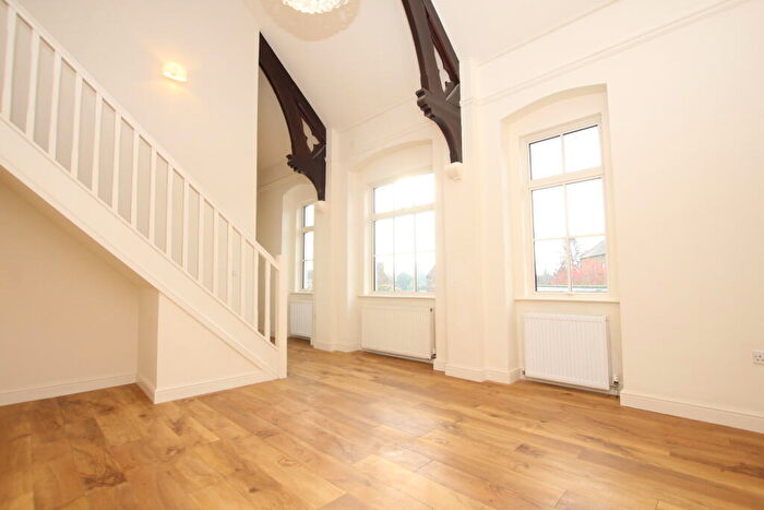 1 Bedroom Flat To Rent In High Street, Middleton Cheney, OX17