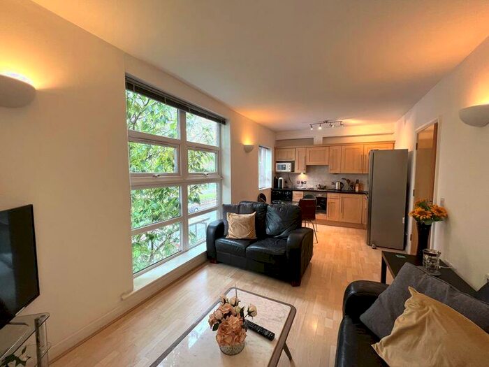 2 Bedroom Flat To Rent In Royce Road, Manchester, M15