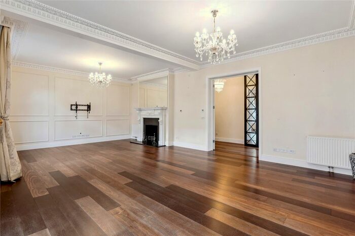 3 Bedroom Flat To Rent In Holland Park Court, Holland Park Gardens, W14