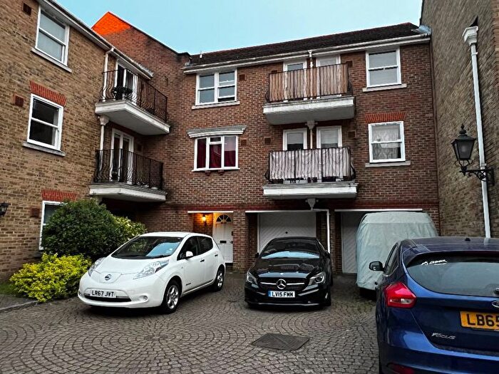 2 Bedroom Property To Rent In Cedar Terrace, Richmond, TW9