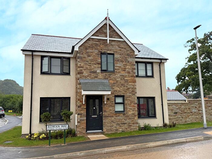 4 Bedroom Detached House For Sale In Lifton, Devon, PL16