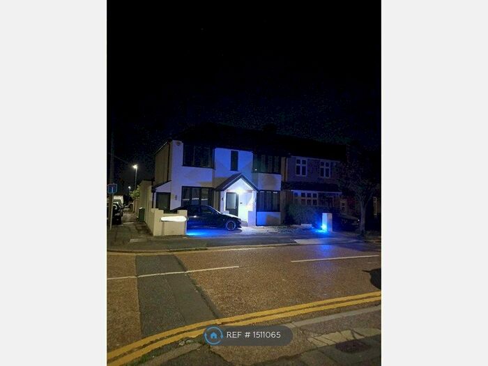 1 Bedroom Flat To Rent In Romford, London, RM6