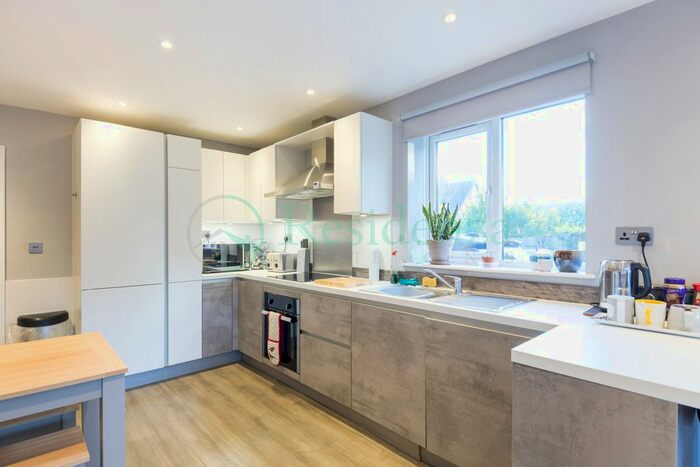 3 Bedroom Terraced House To Rent In Gordon Road, High Wycombe, HP13