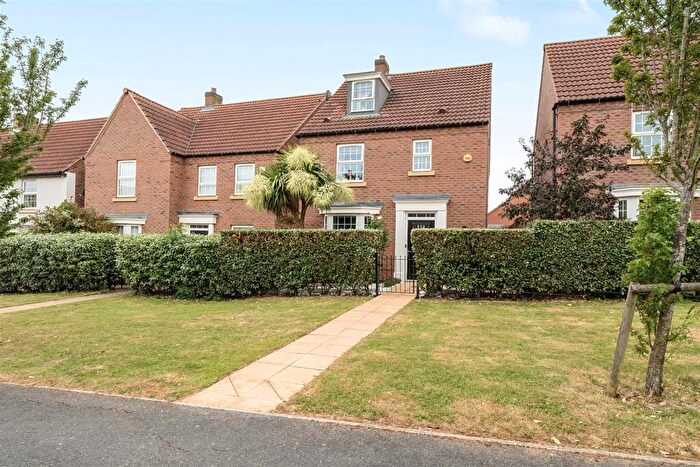4 Bedroom Detached House For Sale In Vetch Walk, Rugby, CV23