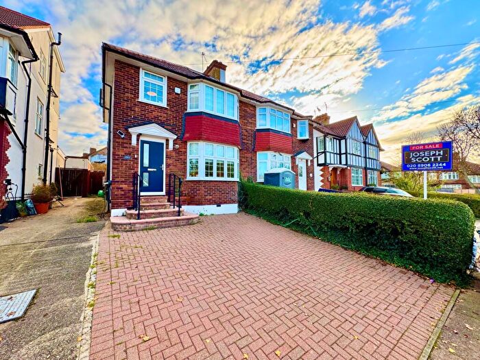 3 Bedroom Semi Detached House For Sale In Farm Road, Edgware, HA8