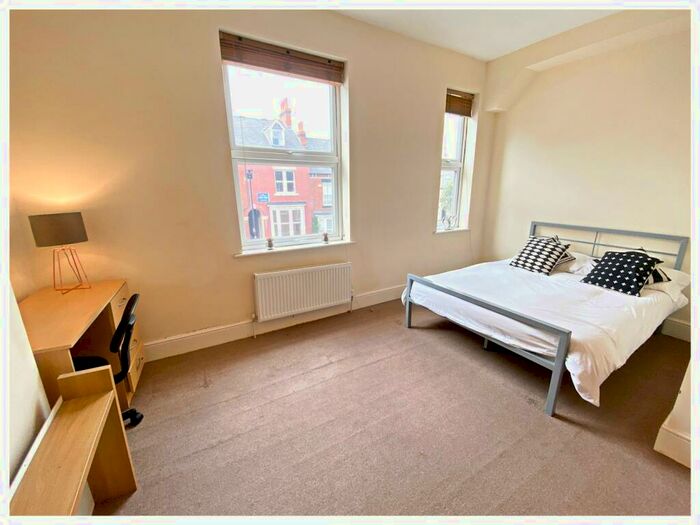 5 Bedroom Terraced House To Rent In Club Garden Road, S11