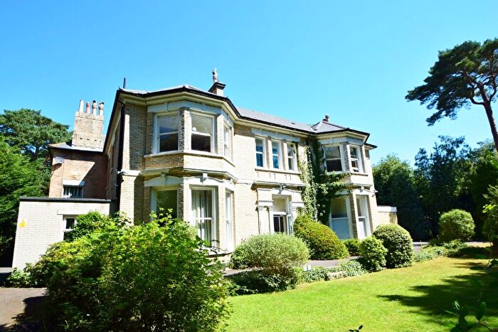 4 Bedroom Flat To Rent In Bournemouth, BH1