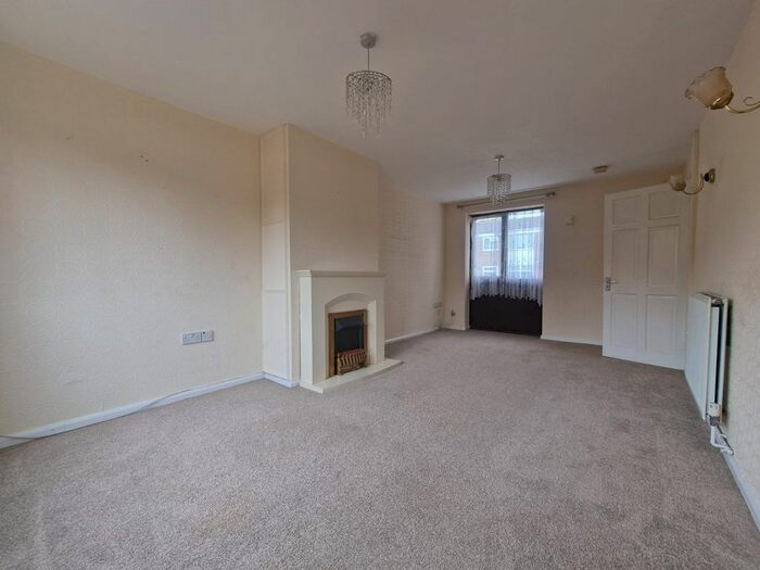 3 Bedroom Flat To Rent In Lount Walk, Birmingham, B19