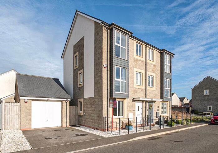 4 Bedroom Semi Detached House For Sale In Mamba Grove, Weston-Super-Mare, BS24