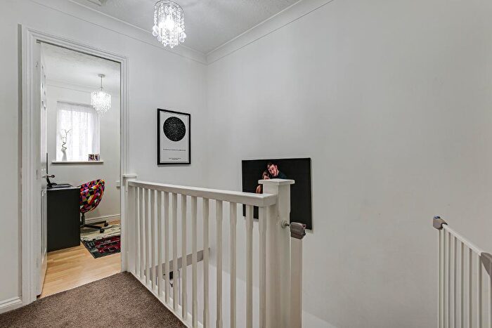 3 Bedroom Terraced House For Sale In Lomond Gardens, South Croydon, CR2