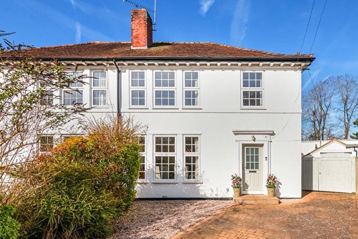 4 Bedroom Semi-Detached House For Sale In Meadow Green, Welwyn Garden City, Hertfordshire, AL8
