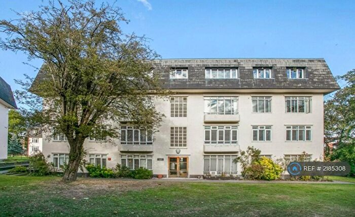 2 Bedroom Flat To Rent In Lingfield House, London, SE26