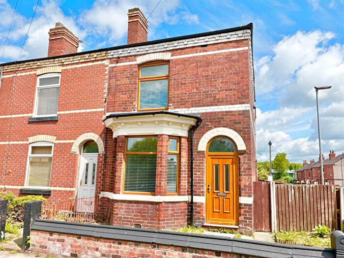 3 Bedroom End Of Terrace House For Sale In Heath Road, Ashton-In-Makerfield, Wigan, WN4