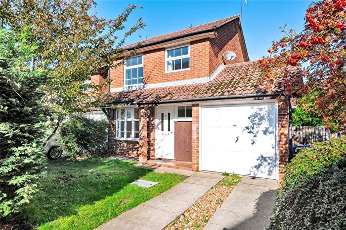 3 Bedroom Link Detached House To Rent In Ascot, Berkshire, SL5