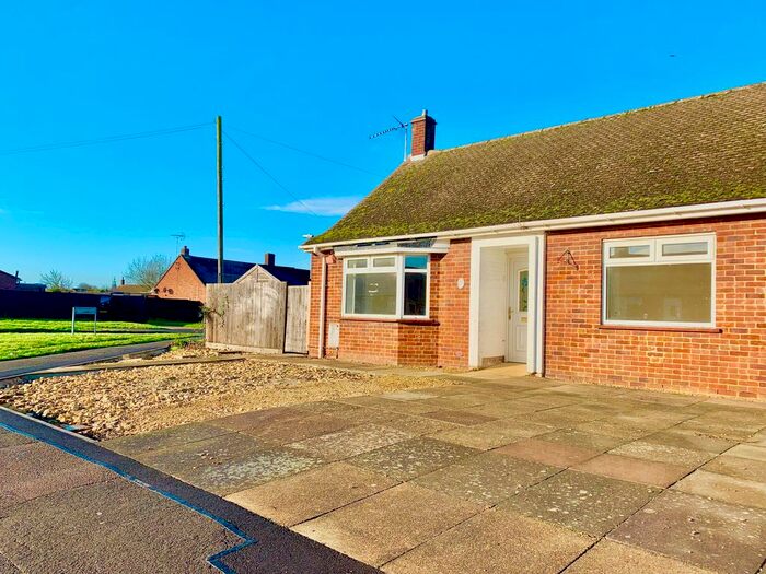 2 Bedroom Bungalow To Rent In Deerfield Road, March PE15