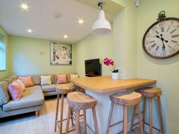 6 Bedroom Terraced House To Rent In Newstead Grove, Nottingham, NG1