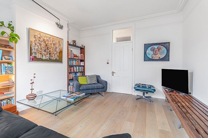 2 Bedroom Flat For Sale In Chapter Road, London, NW2