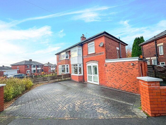 3 Bedroom Semi-Detached House For Sale In Fairlands Road, Bury, BL9