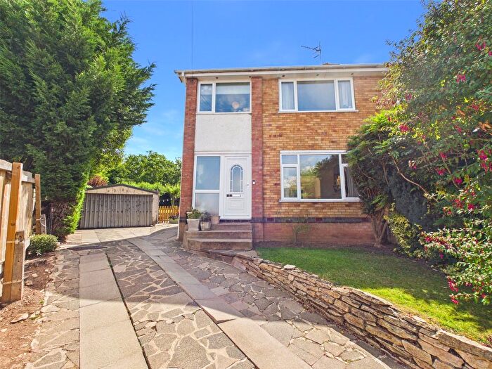 3 Bedroom Semi-Detached House For Sale In Scafell Close, Worcester, Worcestershire, WR4