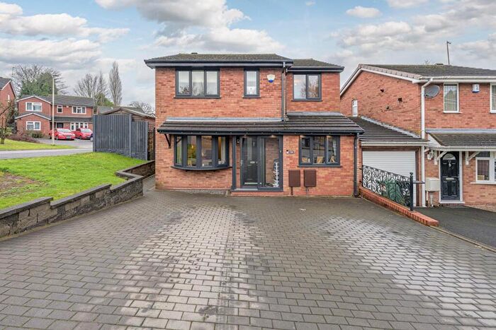 4 Bedroom Detached House For Sale In Cowley Drive, Milking Bank, DY1