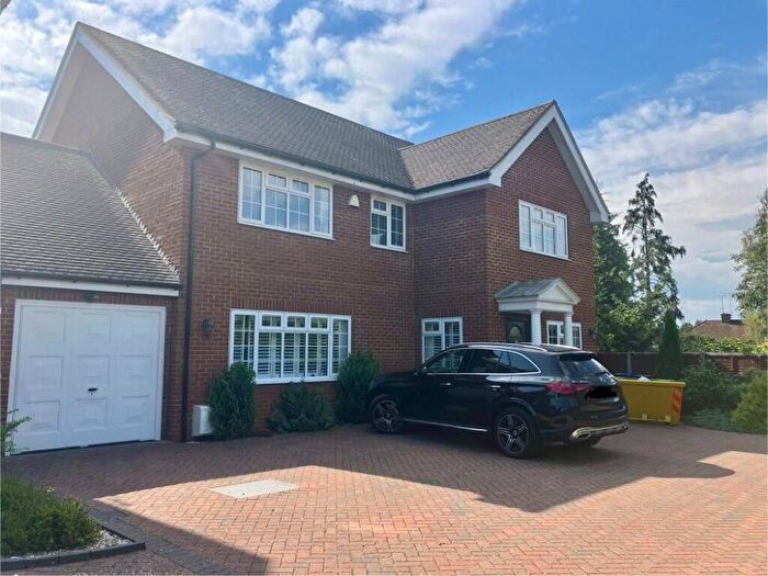 5 Bedroom Detached House To Rent In Ashbury Close, Hatfield, Hertfordshire, AL10