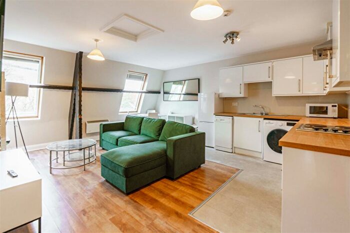 3 Bedroom Apartment To Rent In £pppw - St Andrews Street, City Centre, NE1