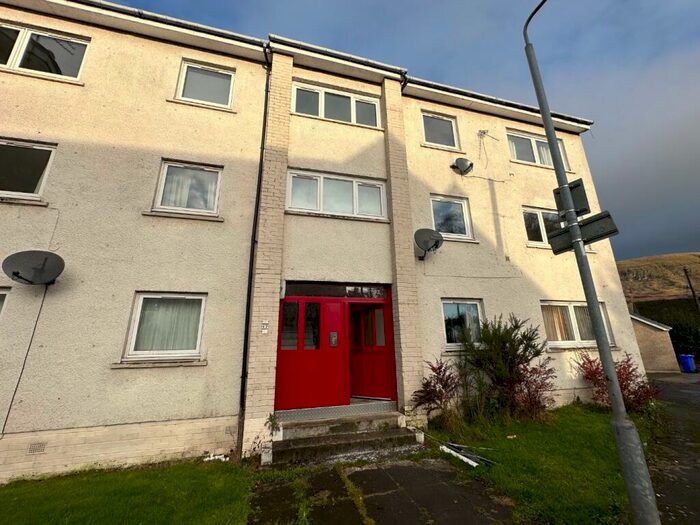 3 Bedroom Flat To Rent In Greenhead Road, Lennoxtown, G66