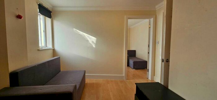 2 Bedroom Flat To Rent In Horn Lane, London, W3