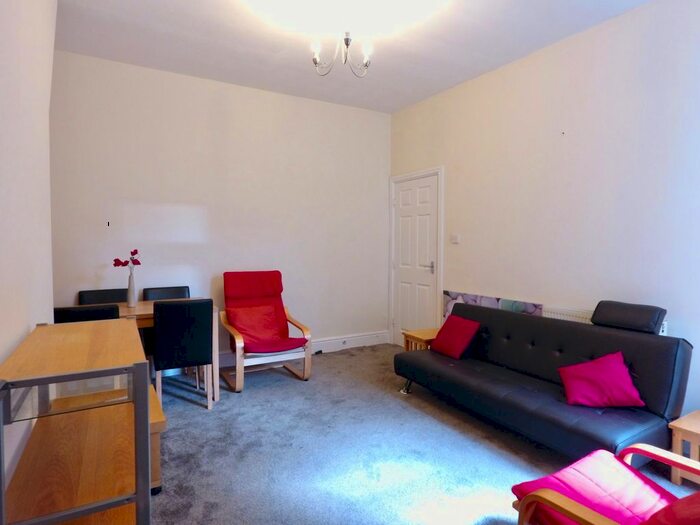 3 Bedroom Flat To Rent In Tavistock Road, Jesmond, Newcastle Upon Tyne NE2
