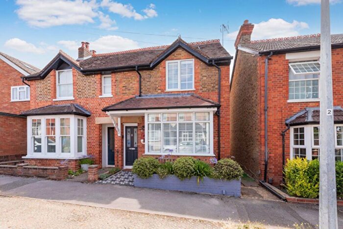 4 Bedroom Semi-Detached House For Sale In Furze Road, Maidenhead, SL6