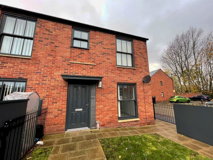 3 Bedroom House To Rent In Banbury Street, Stockport, SK1