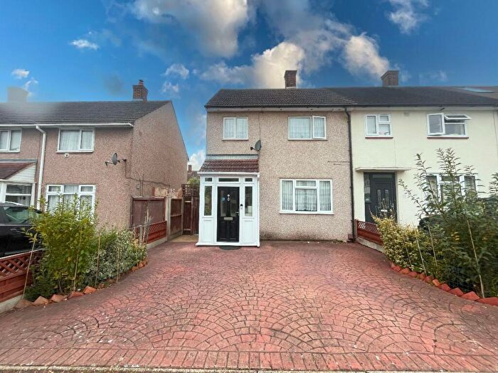 2 Bedroom End Of Terrace House For Sale In Charlbury Crescent, Romford, RM3