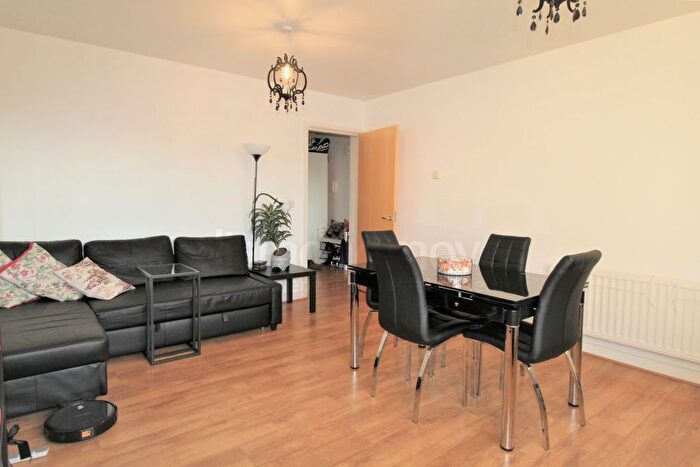 1 Bedroom Flat To Rent In Issa Road, Hounslow, TW3