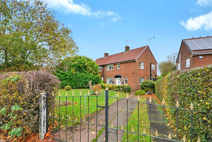 3 Bedroom Semi Detached House For Sale In The Oval, Sutton-in-Ashfield, NG17