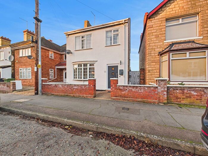 3 Bedroom Detached House For Sale In Queens Walk, Peterborough, PE2