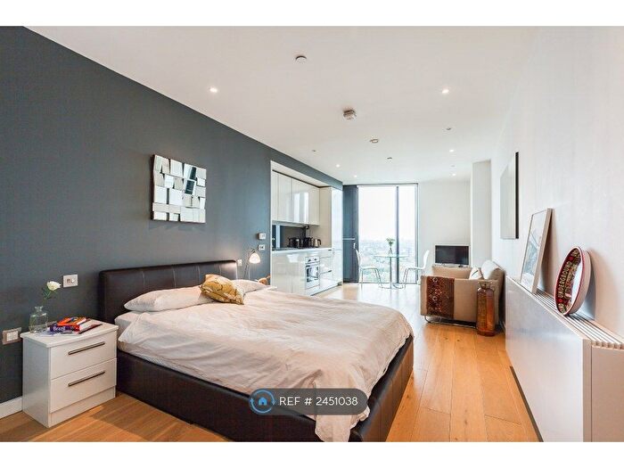 Studio To Rent In Walworth Road, London, SE1