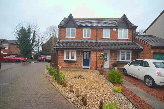 1 Bedroom Semi-Detached House To Rent In Rural Close, Hornchurch, Essex, RM11