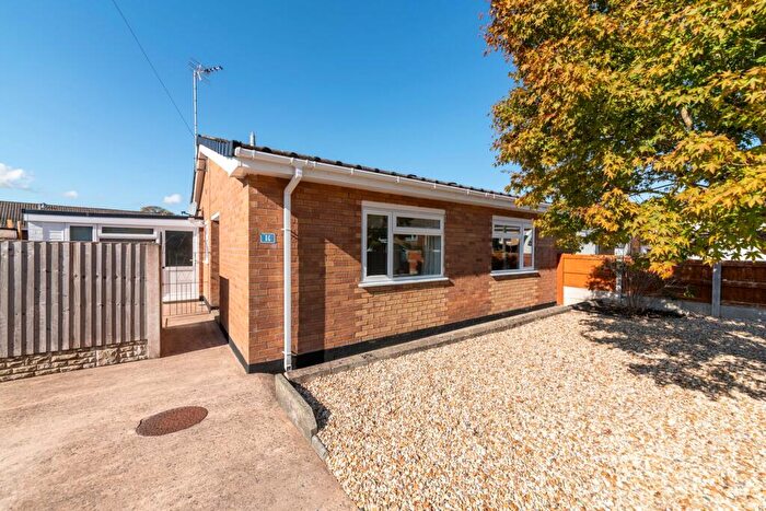2 Bedroom Semi-Detached Bungalow For Sale In Pine Grove, Mynydd Isa, CH7