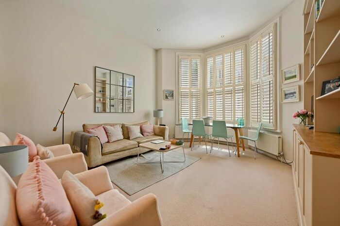 2 Bedroom Flat To Rent In Sinclair Road, London, W14