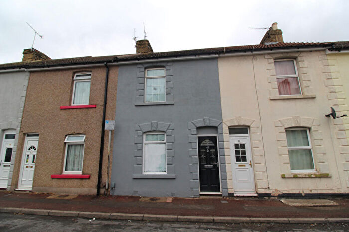 3 Bedroom Terraced House To Rent In Vicarage Road, Gillingham, ME7